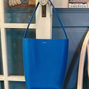 SOLD ✖️The Row N/S Park Tote Medium